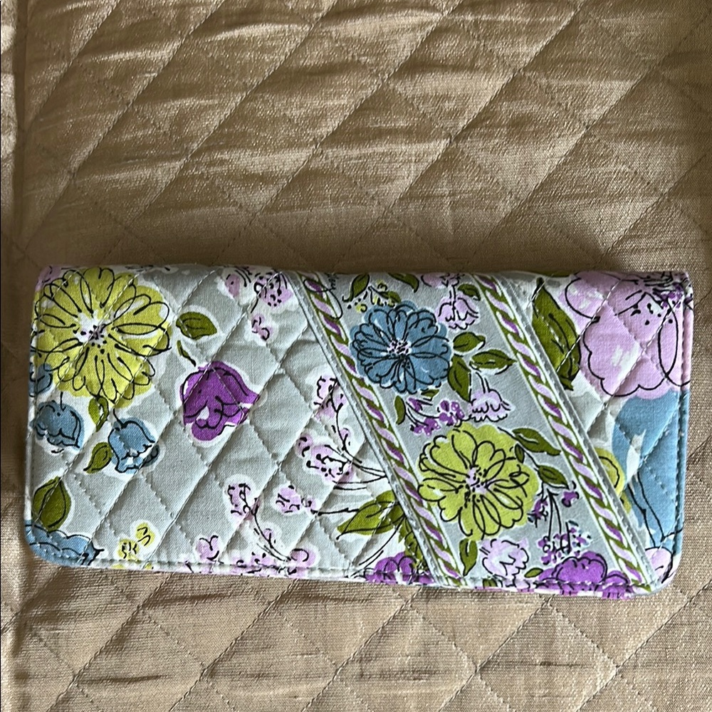 Vera Bradley Travel wallet NWOT